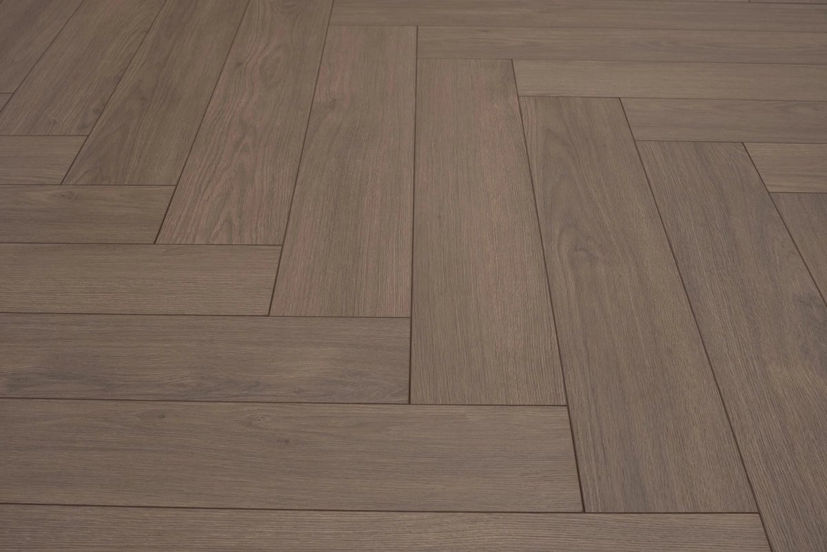 Floer Ceto Cacaobruin Hybride Laminaat Walvisgraat FLR - 1615 - Solza.nl