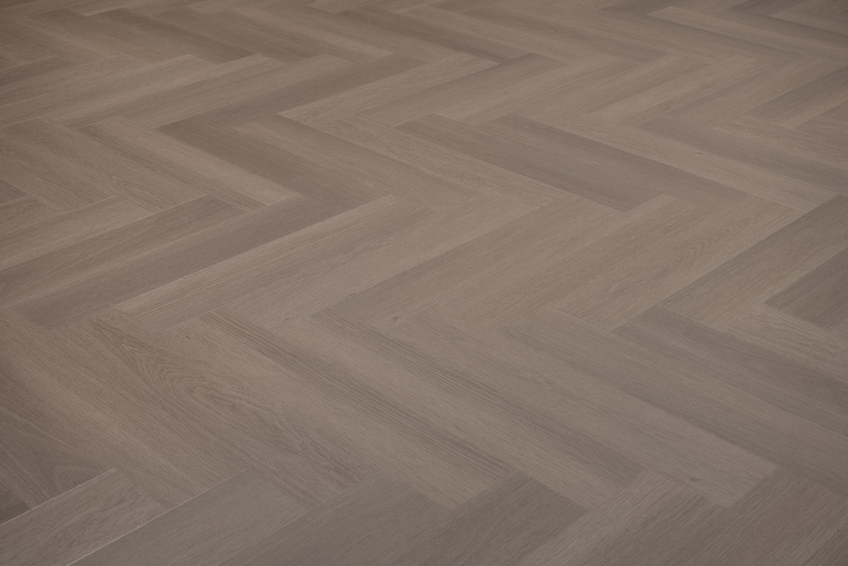 Floer Greige Eiken Visgraat Click PVC FLR - 3930 - Solza.nl