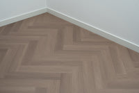 Floer Greige Eiken Visgraat Click PVC FLR - 3930 - Solza.nl