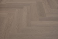 Floer Greige Eiken Visgraat Click PVC FLR - 3930 - Solza.nl
