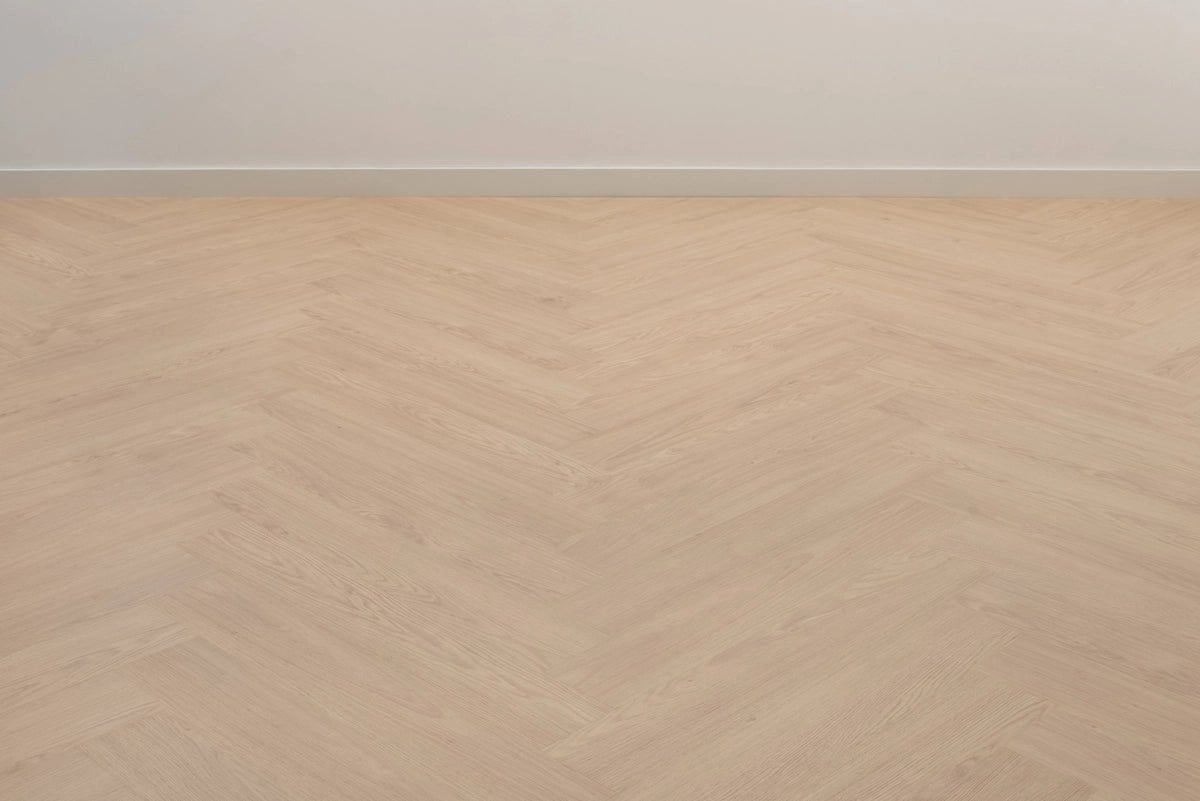 Floer Humphrey Hazelbruin Hybride Laminaat Walvisgraat FLR - 1616 - Solza.nl