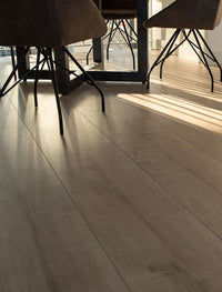 Floer Lichte Eik Hybride Laminaat Landhuis FLR - 1026 - Solza.nl