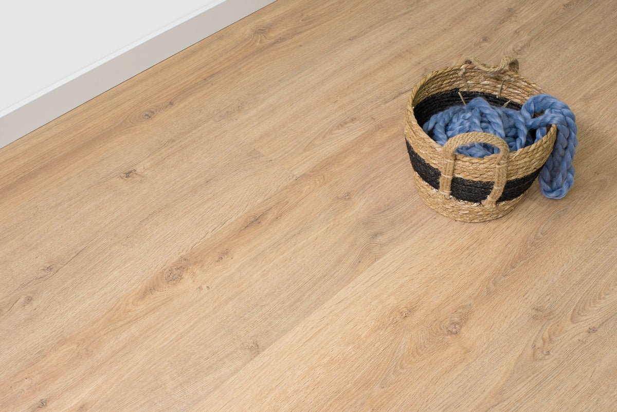 Floer Grave Golden Brown Oak Hybrid Laminate Cities FLR-1417