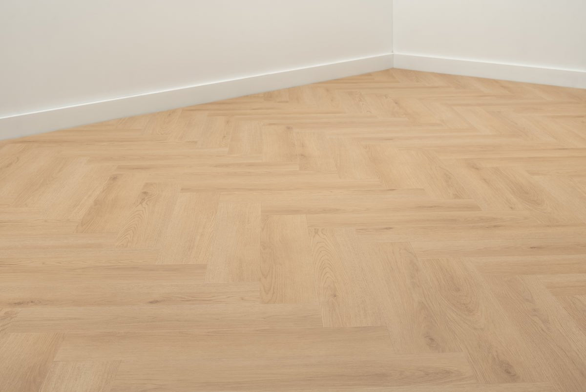 Plancher à chevrons PVC Chêne naturel FLR-3513 MEGAMAT - Bryde Brown Herringbone