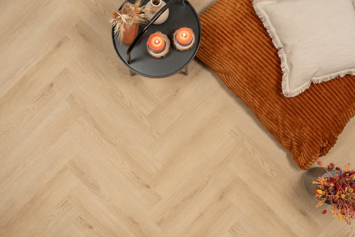 Plancher à chevrons PVC Chêne naturel FLR-3513 MEGAMAT - Bryde Brown Herringbone