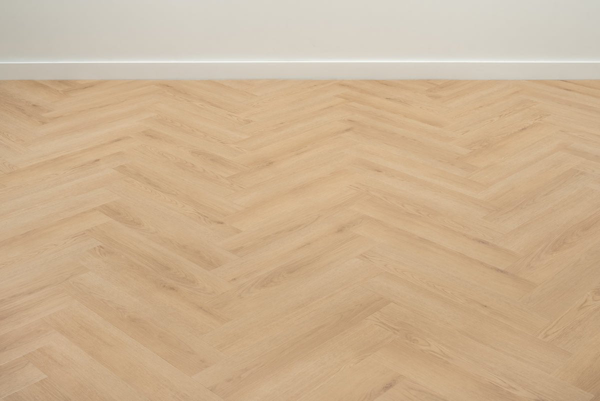 Plancher à chevrons PVC Chêne naturel FLR-3513 MEGAMAT - Bryde Brown Herringbone