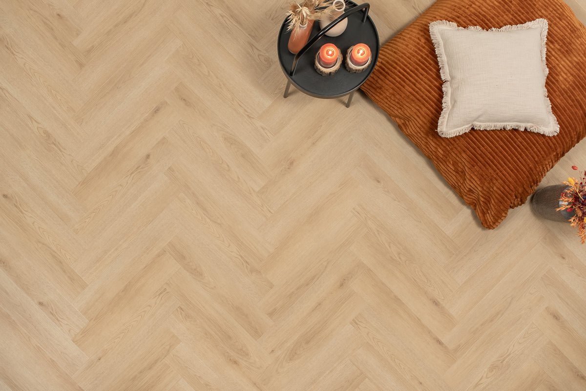 Plancher à chevrons PVC Chêne naturel FLR-3513 MEGAMAT - Bryde Brown Herringbone