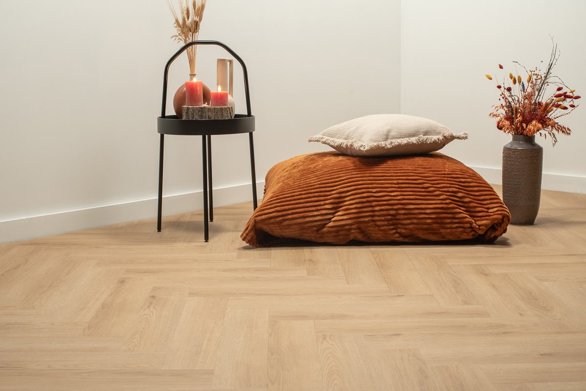 Plancher à chevrons PVC Chêne naturel FLR-3513 MEGAMAT - Bryde Brown Herringbone